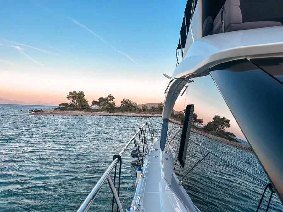 Monte Carlo 52 (Nora)  - 9
