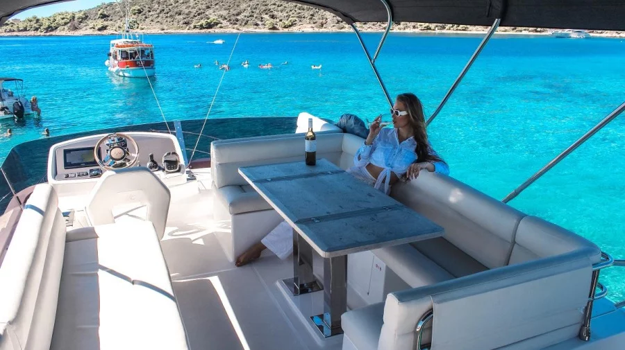 Monte Carlo 52 (Nora)  - 26