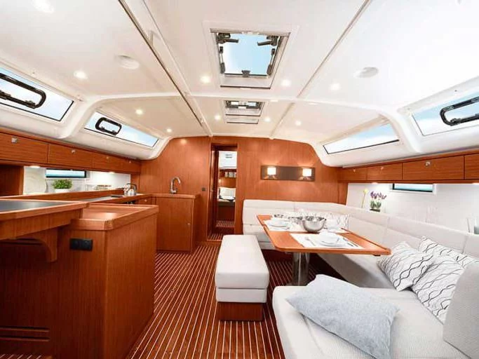 Bavaria Cruiser 51-5 (Vitabella 5) Interior image - 10