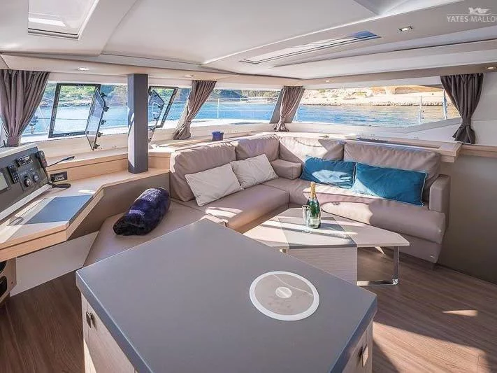Saona 47 (Aurora 381) Interior image - 17