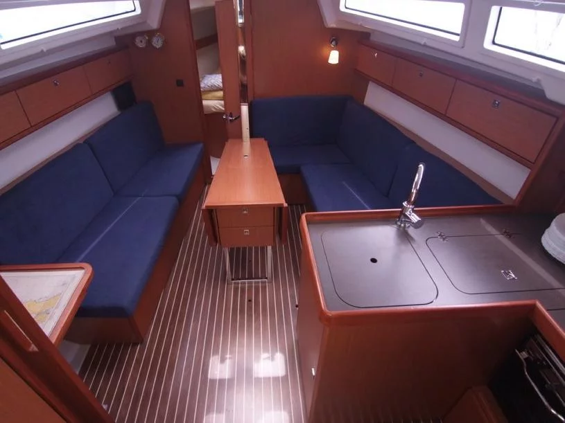 Bavaria Cruiser 33 (PULENAT) Interior image - 10