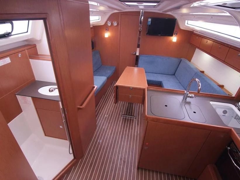 Bavaria Cruiser 37 (JUGO) Interior image - 4