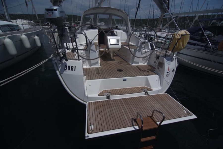 Bavaria Cruiser 37 — photo 7