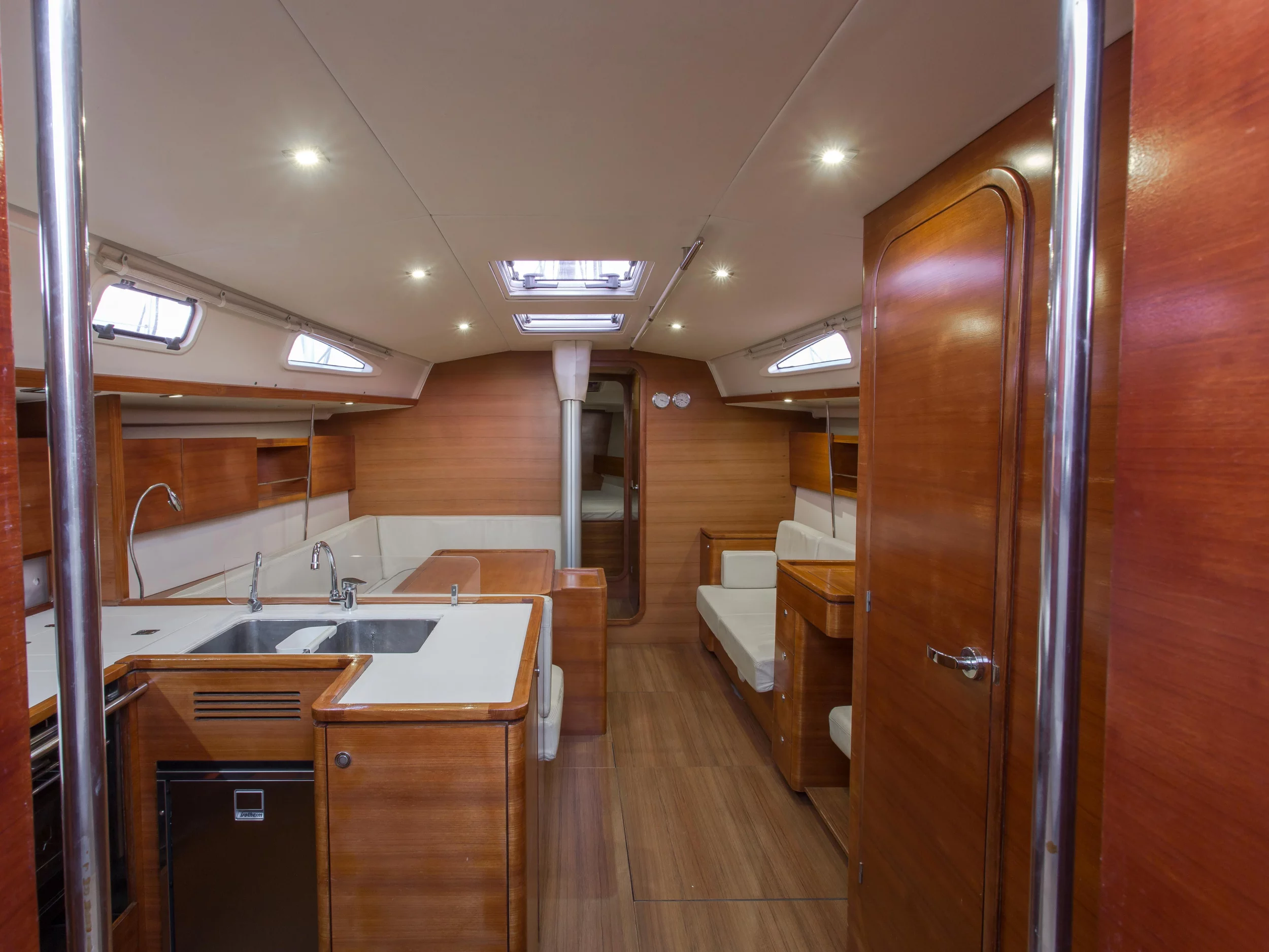 Salona 44 Performance (Daddy's Toy) Interior image - 1