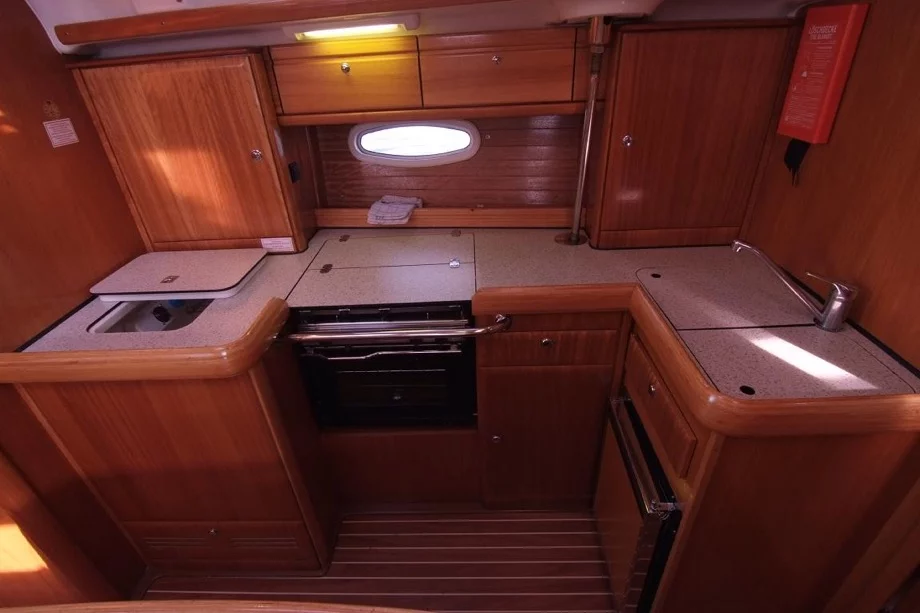Bavaria 42 Cruiser (LUPA)  - 5