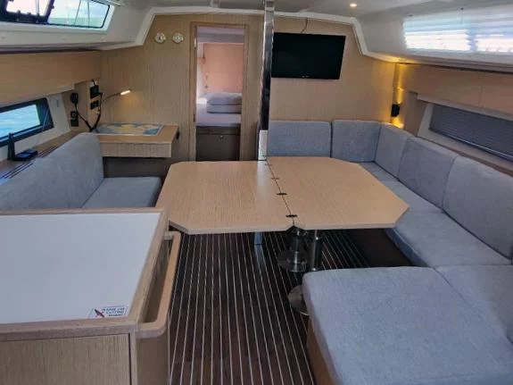 Bavaria C42 (GALA) Interior image - 7
