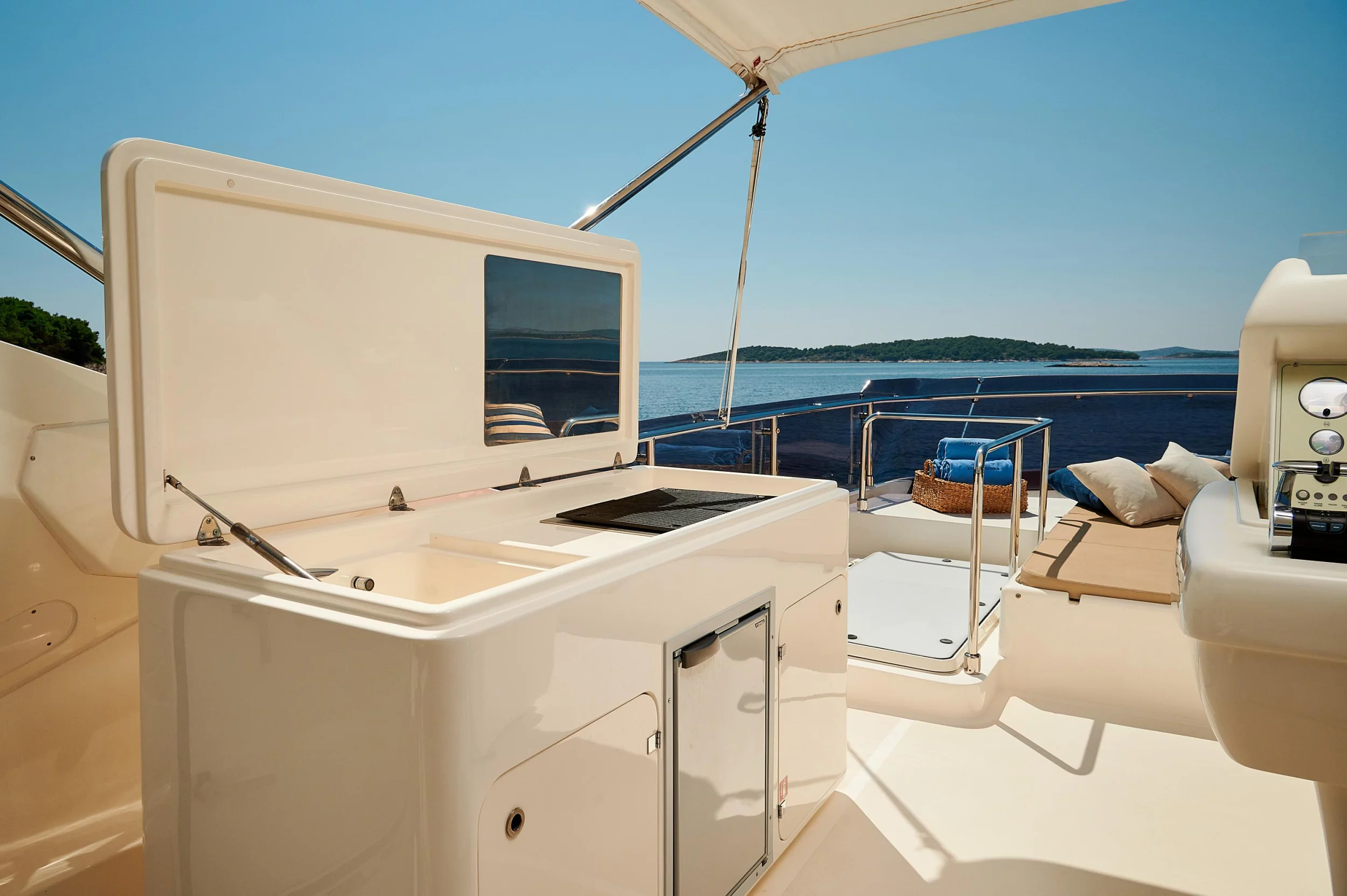 Ferretti 731 (Stella d'Oro)  - 37