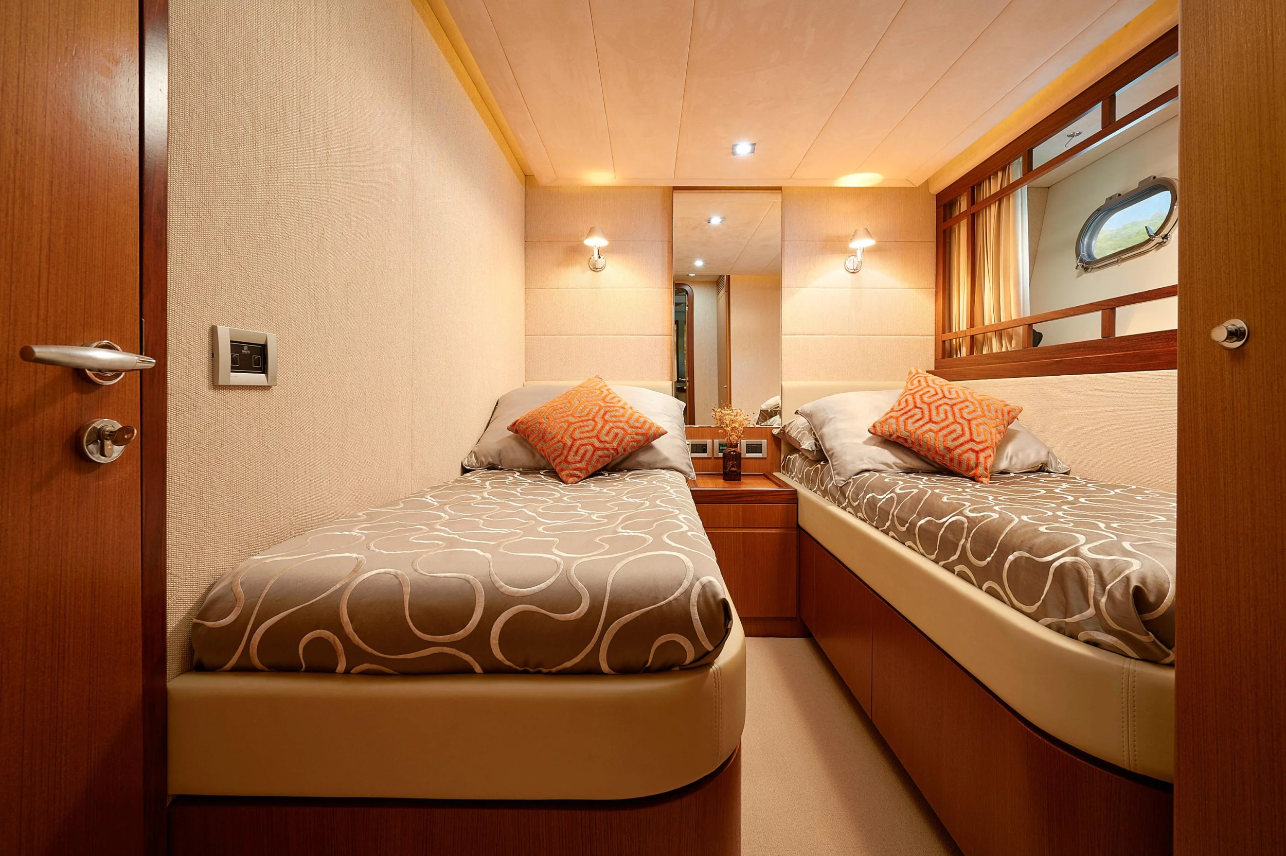 Ferretti 731 (Stella d'Oro)  - 31