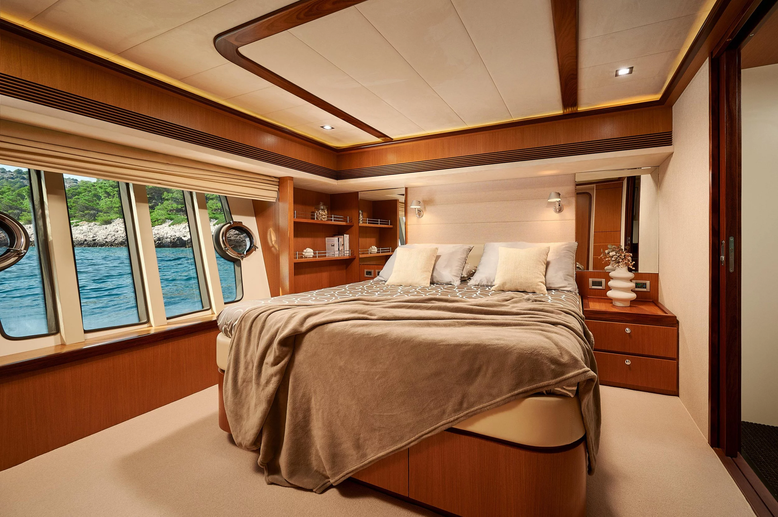 Ferretti 731 (Stella d'Oro)  - 27