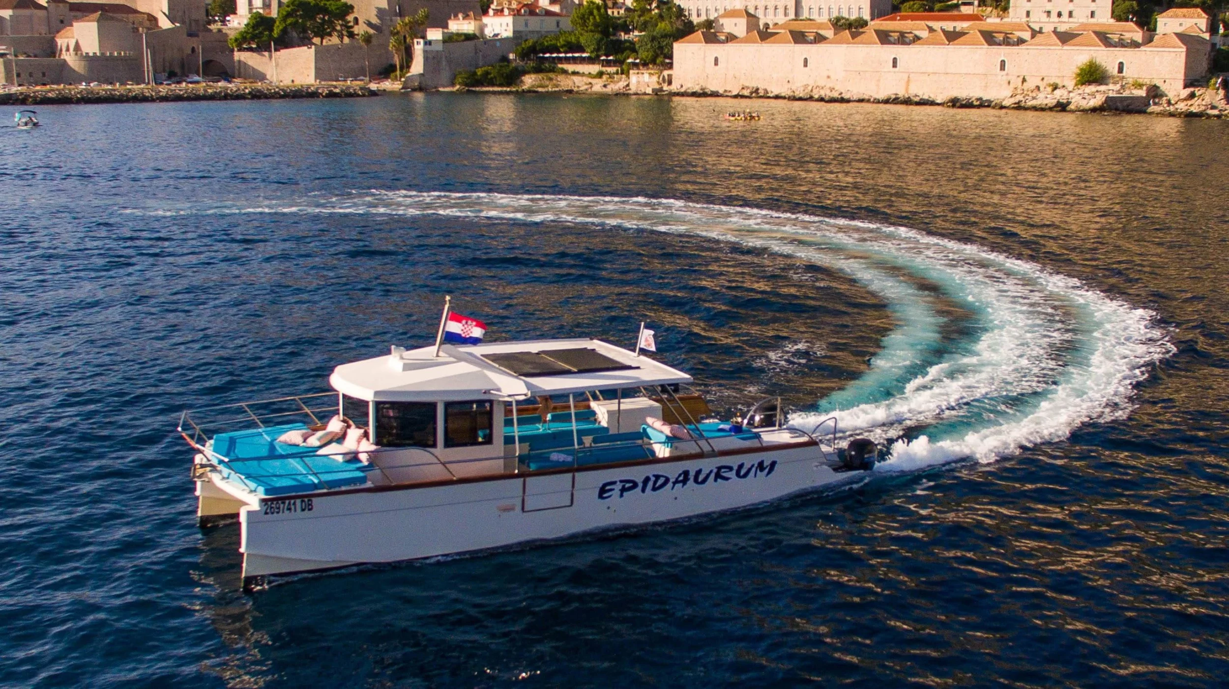 Custom build catamaran (Allegra)  - 17