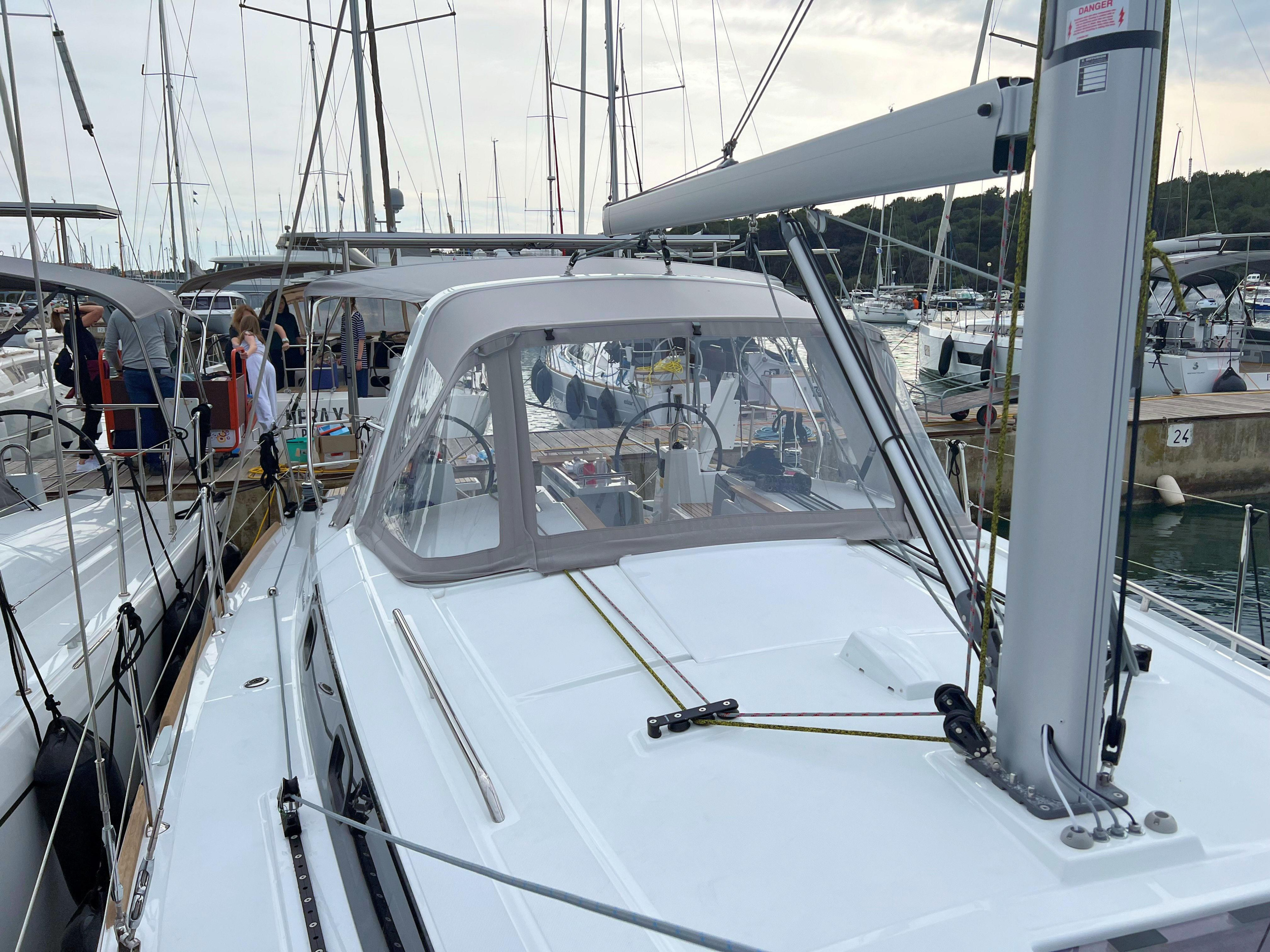 Photo #25 - Oceanis 38.1 (Jana) in Pula - 17958