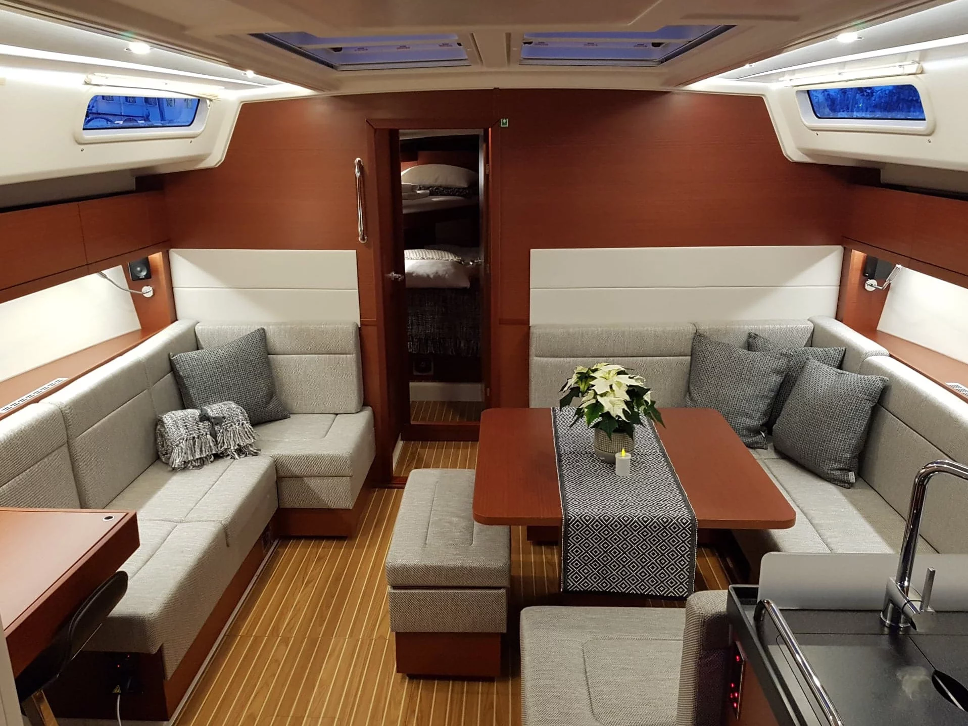 Hanse 458 (Arctic Whisper) Interior image - 4
