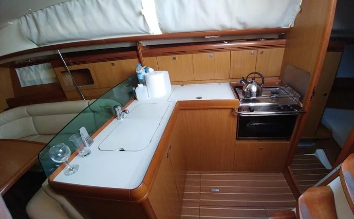 Sun Odyssey 36i (Catrina)  - 8