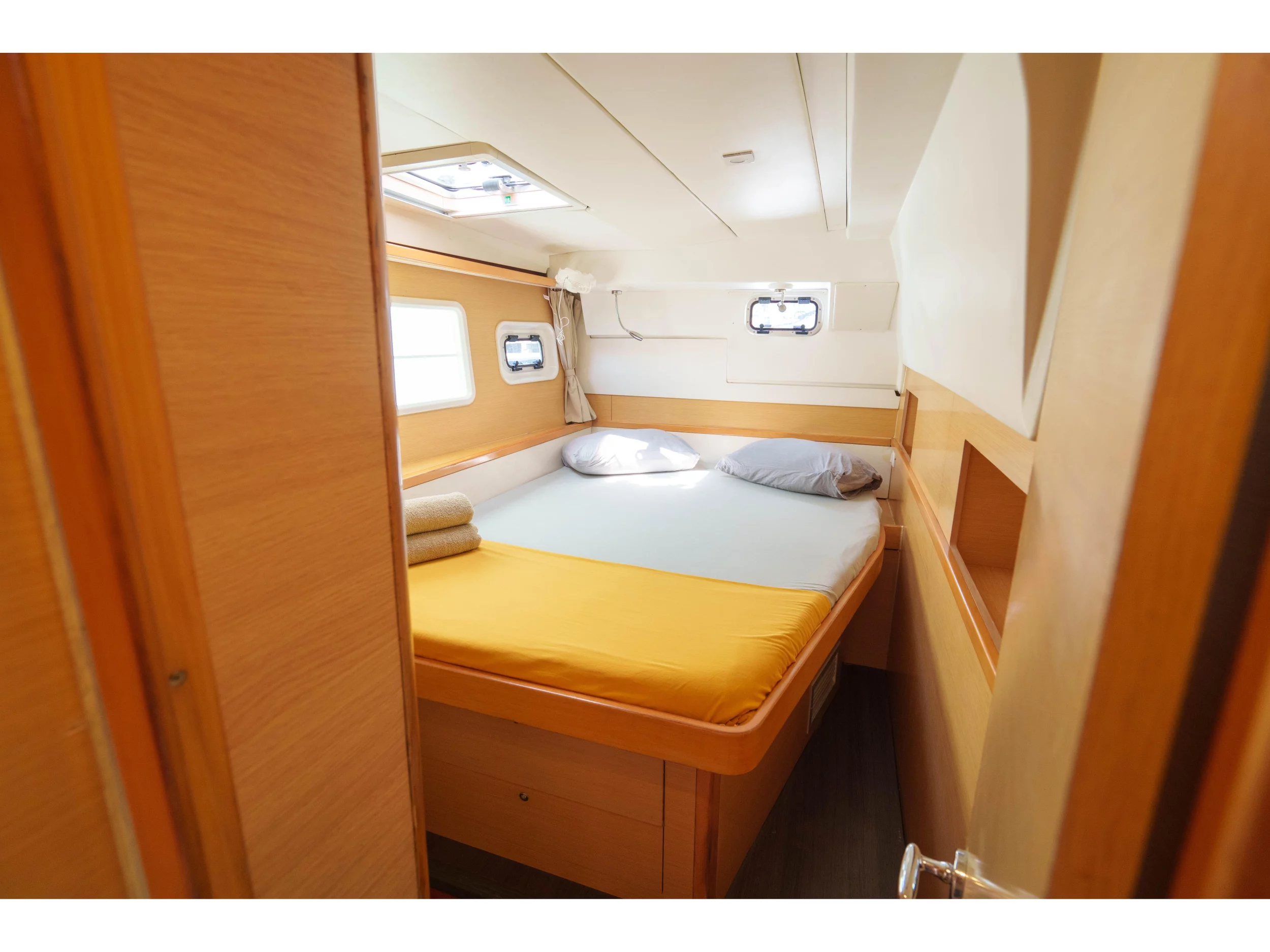 Lagoon 400 S2 (Poe Miti) Interior image - 3