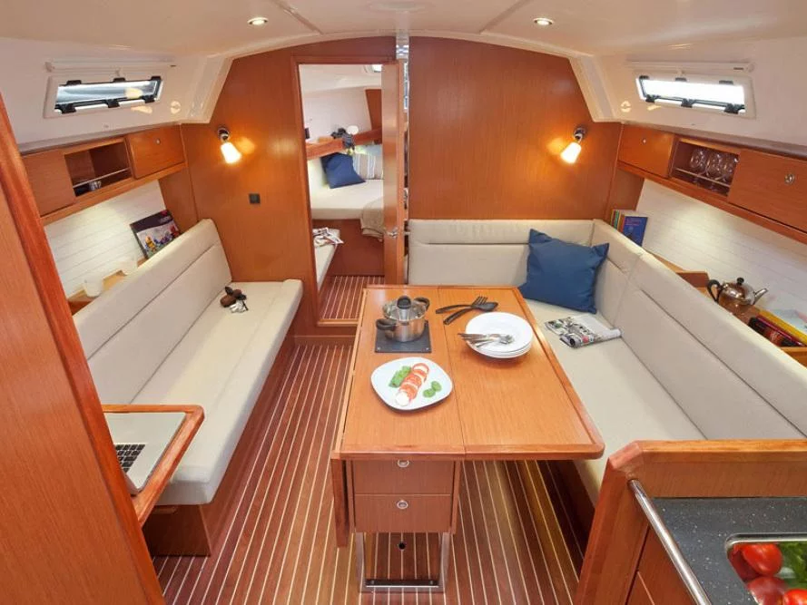 Bavaria 36 (Kiwi) Interior image - 1