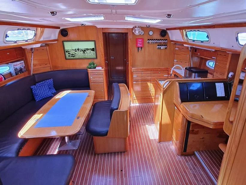 Bavaria 50 Cruiser (Led Zeppelin) Interior image - 2