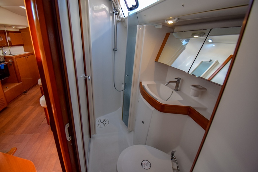 Photo #8 - Oceanis 40 (Zezo) in Marmaris - 7707