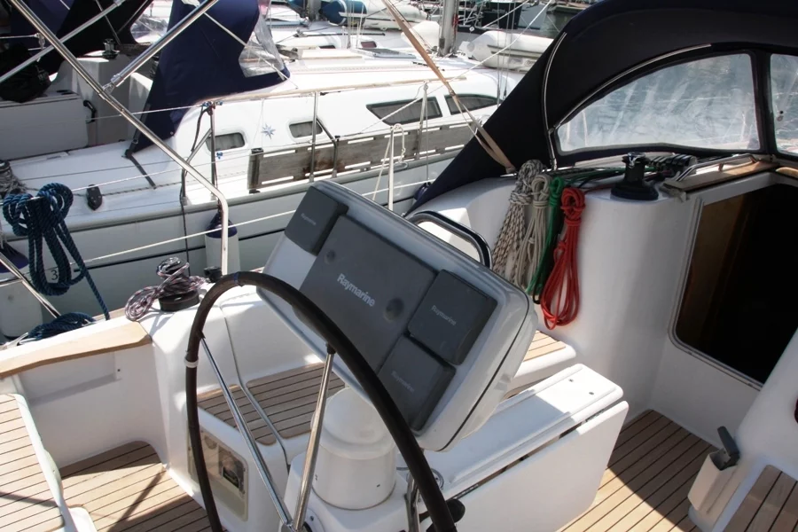 Photo #2 - Sun Odyssey 36i (Schnecke) in Marmaris - 18721