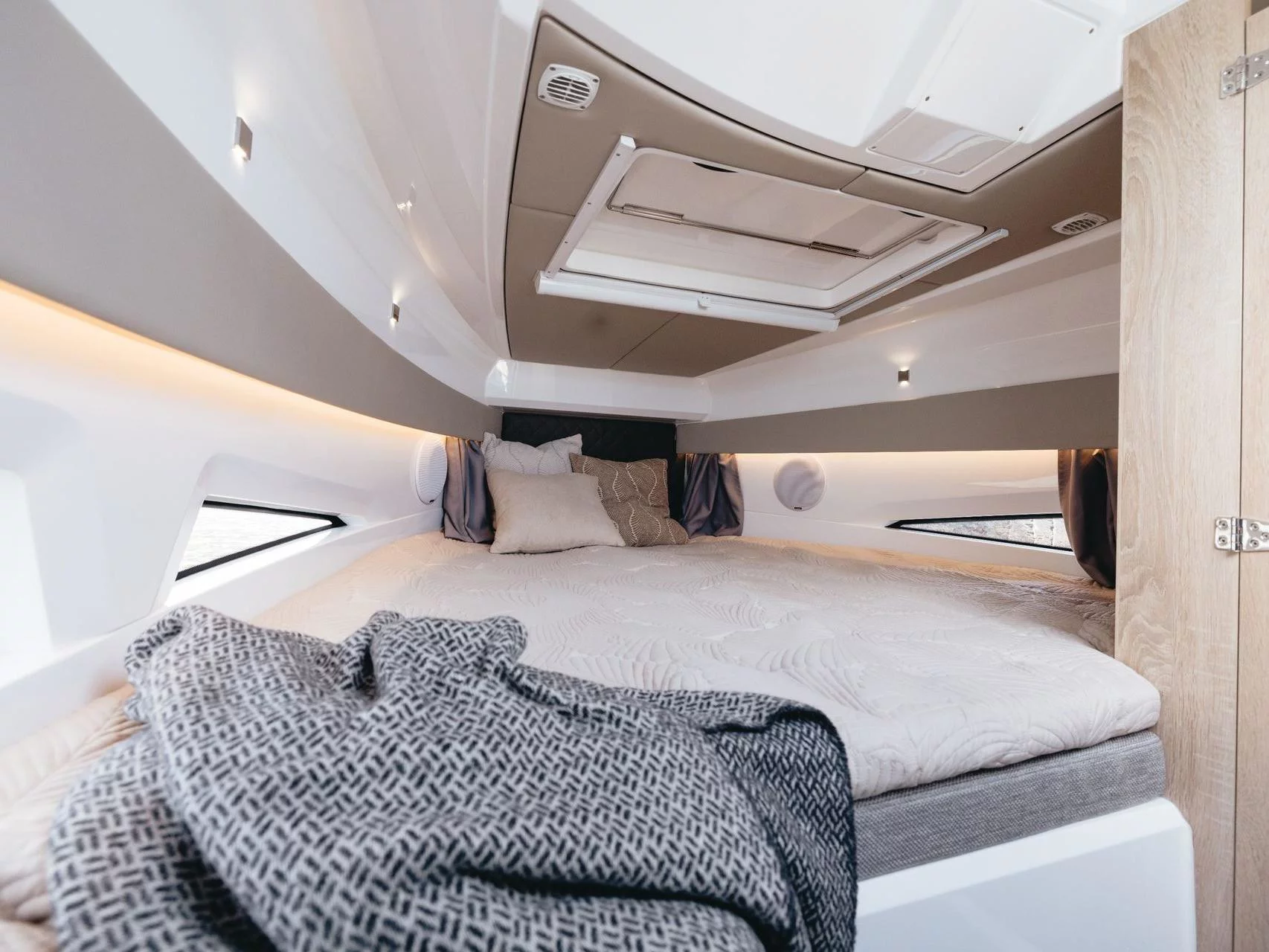 Noblesse 830 (Odysseus) Interior image - 11