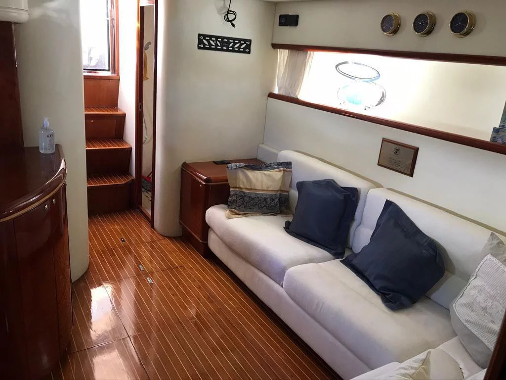 Rizzardi 50 Top Line (DIVA) Interior image - 5