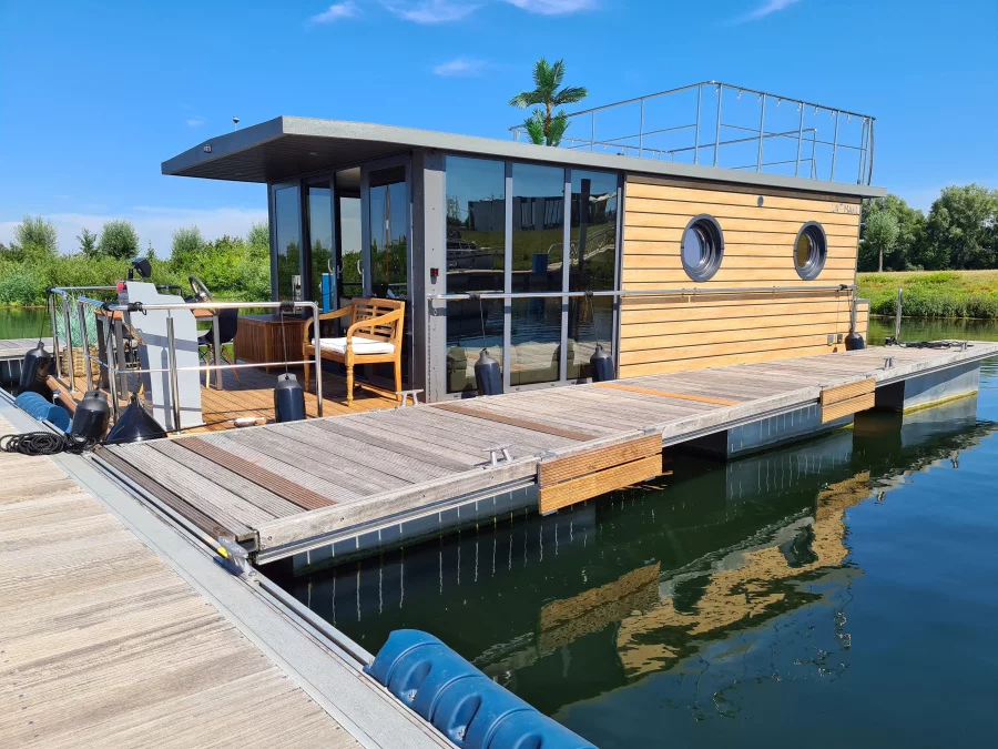 Houseboat (La Mare L) (Neo) Main image - 0