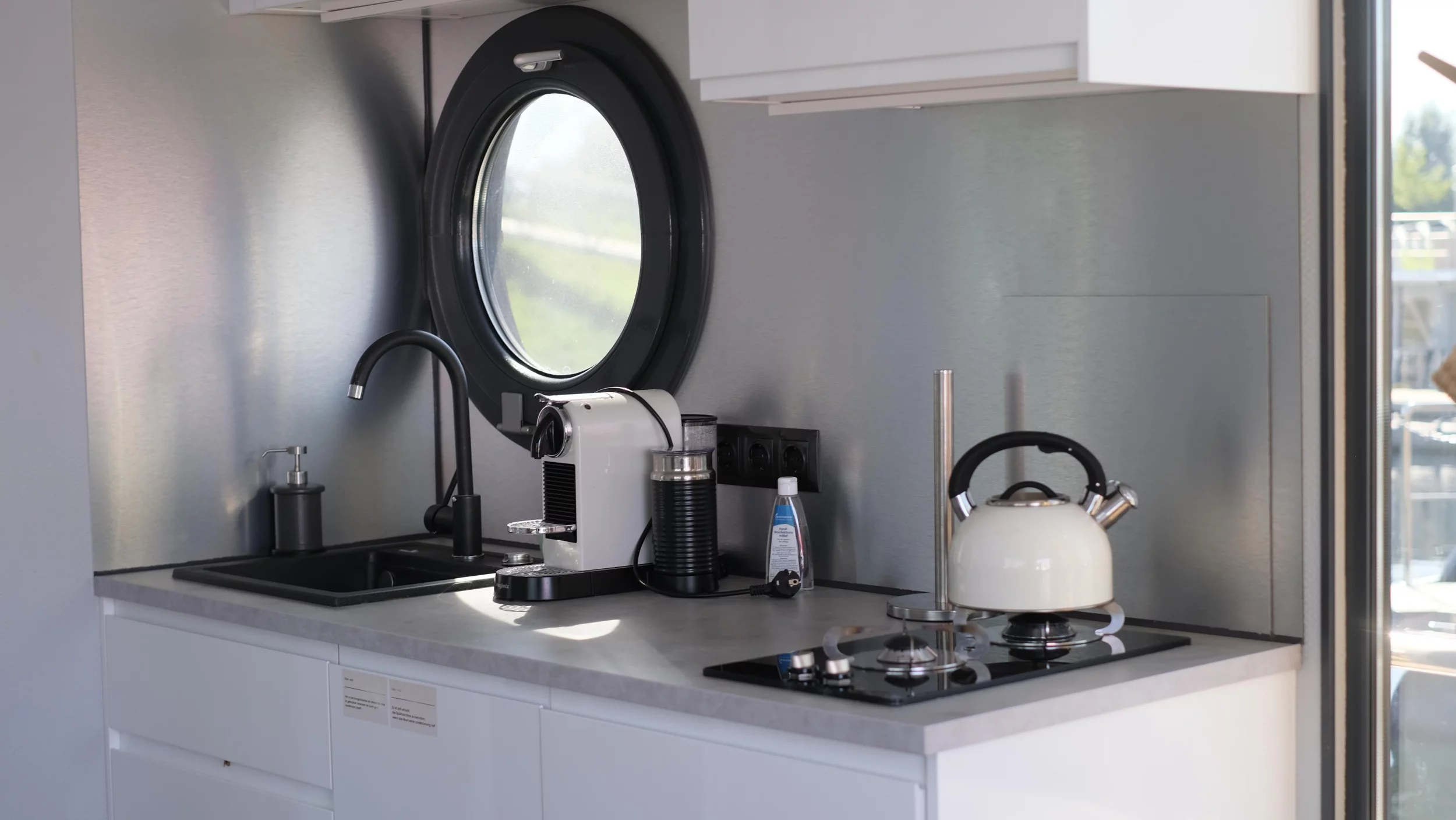 Houseboat (La Mare L) (Helsinki)  - 1