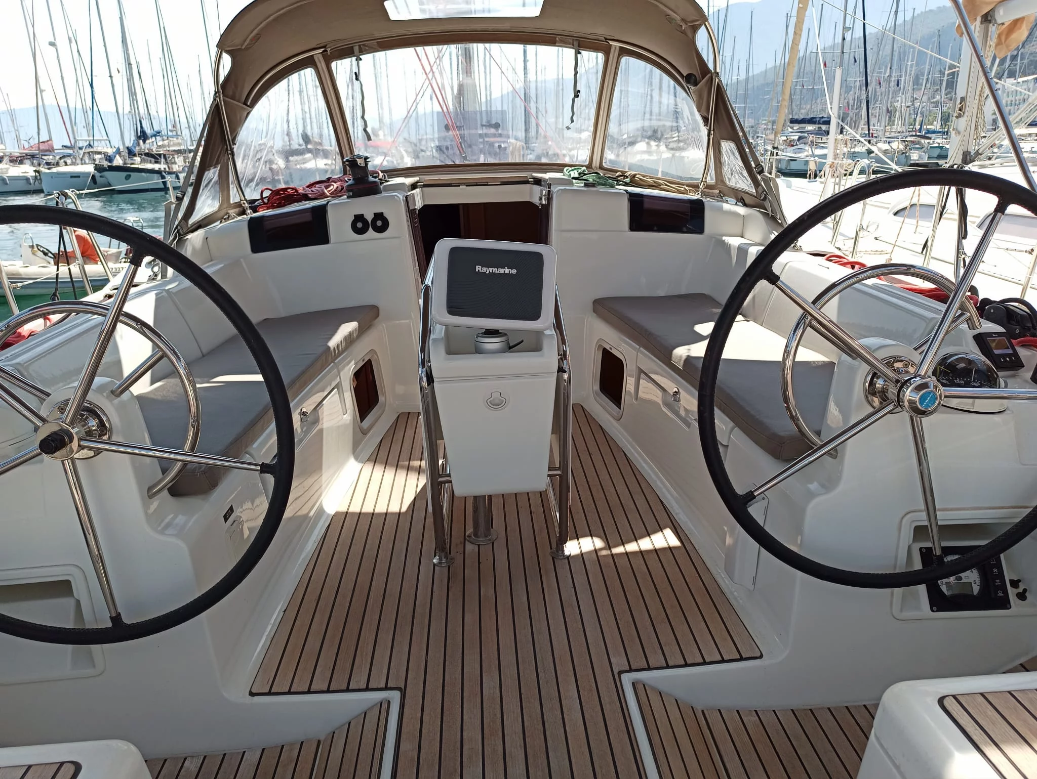 Sun Odyssey 419 (Foxy)  - 22