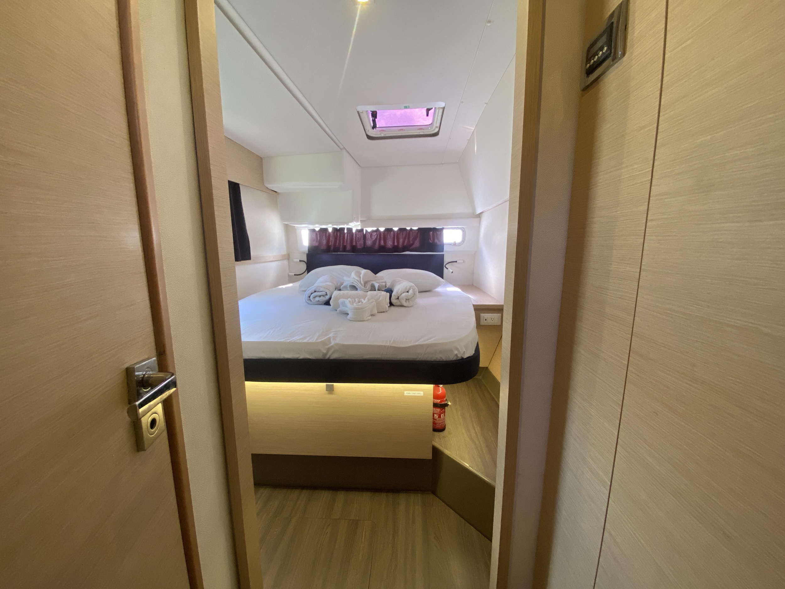Photo #20 - Fountaine Pajot Helia 44 Evolution (Peacemaker) en Road Town - 25130