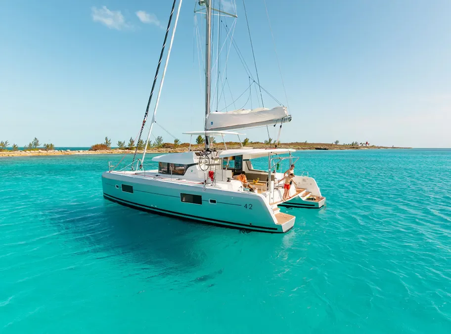 Lagoon 42 (Three Little Birds)  - 5