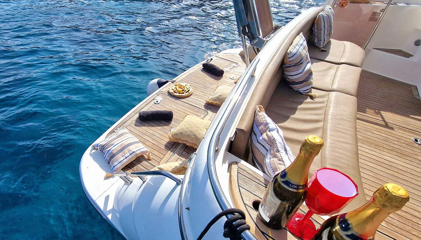 Photo #6 - Fairline Phantom 43ft (Fairline) in Mykonos - 12569