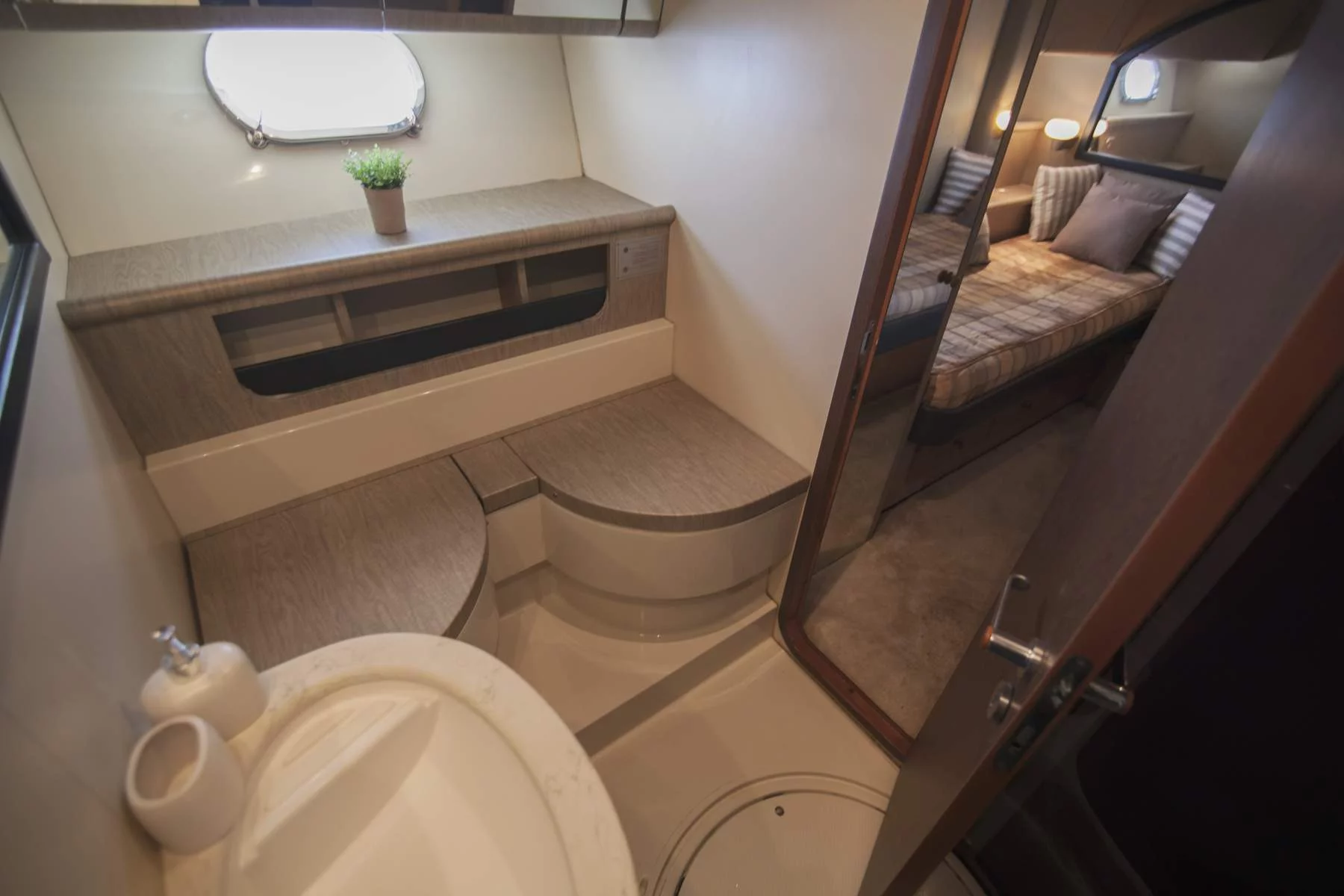 Ferretti 58/64ft (Ferretti)  - 15