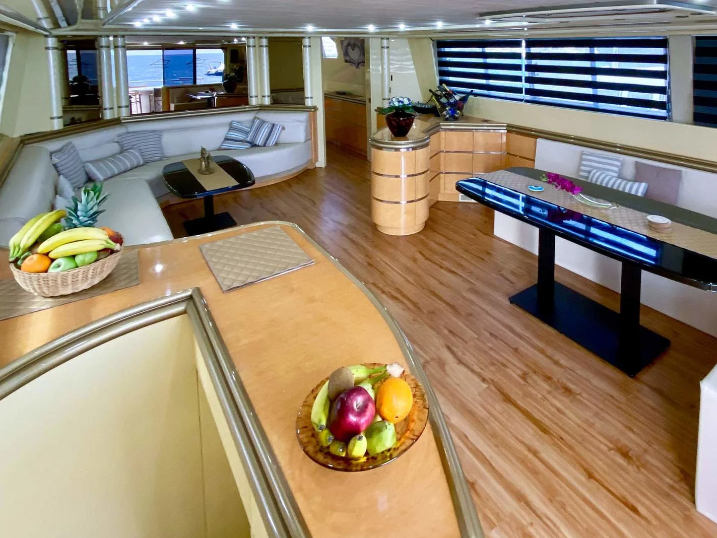 Superphantom 85 Fly (Superphantom) Interior image - 3