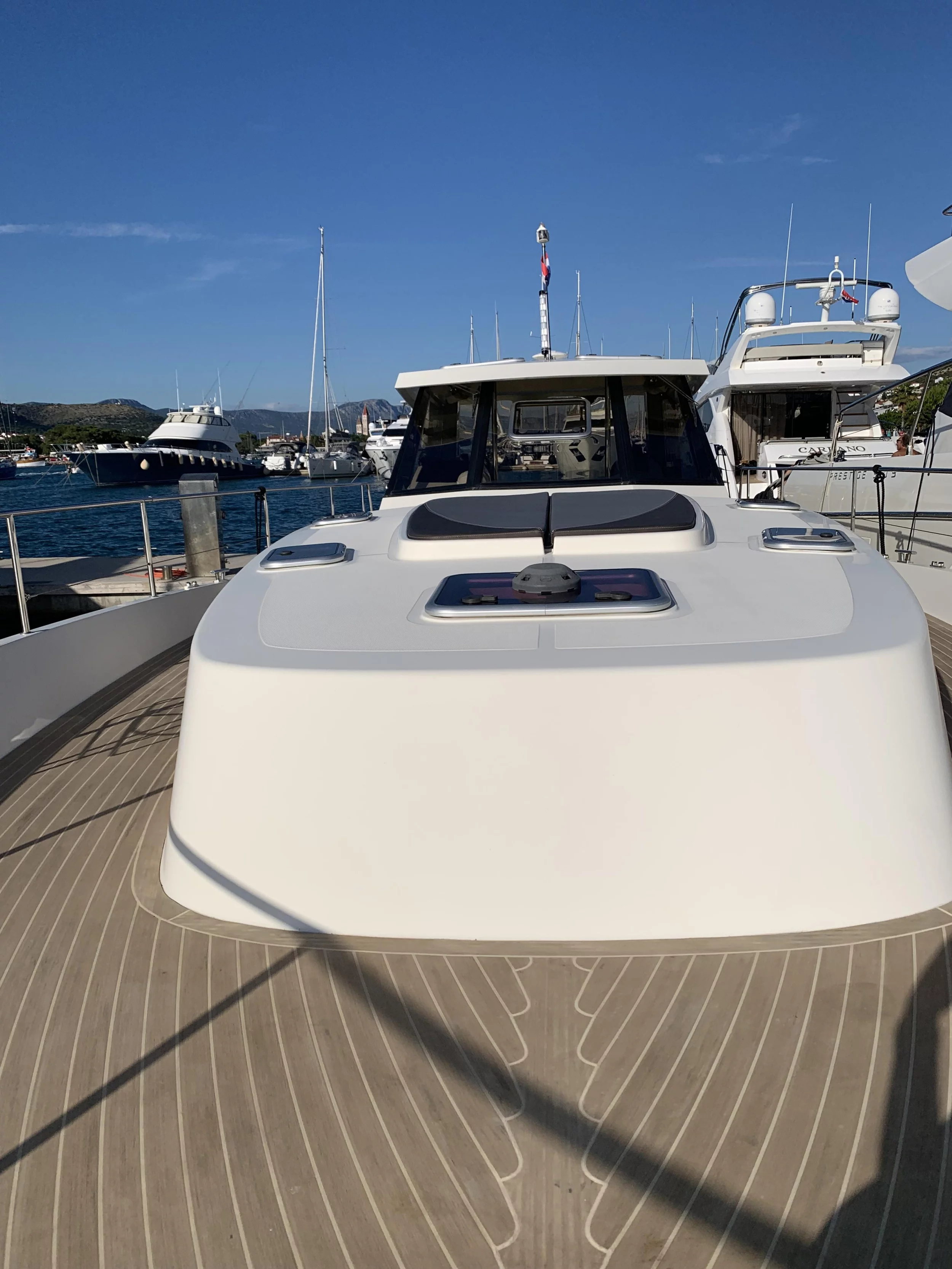 Delphia Escape 1350 (Vamia) bow_2 - 32