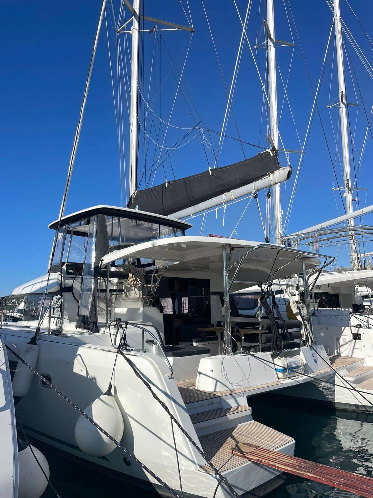 Lagoon 42 — photo 8