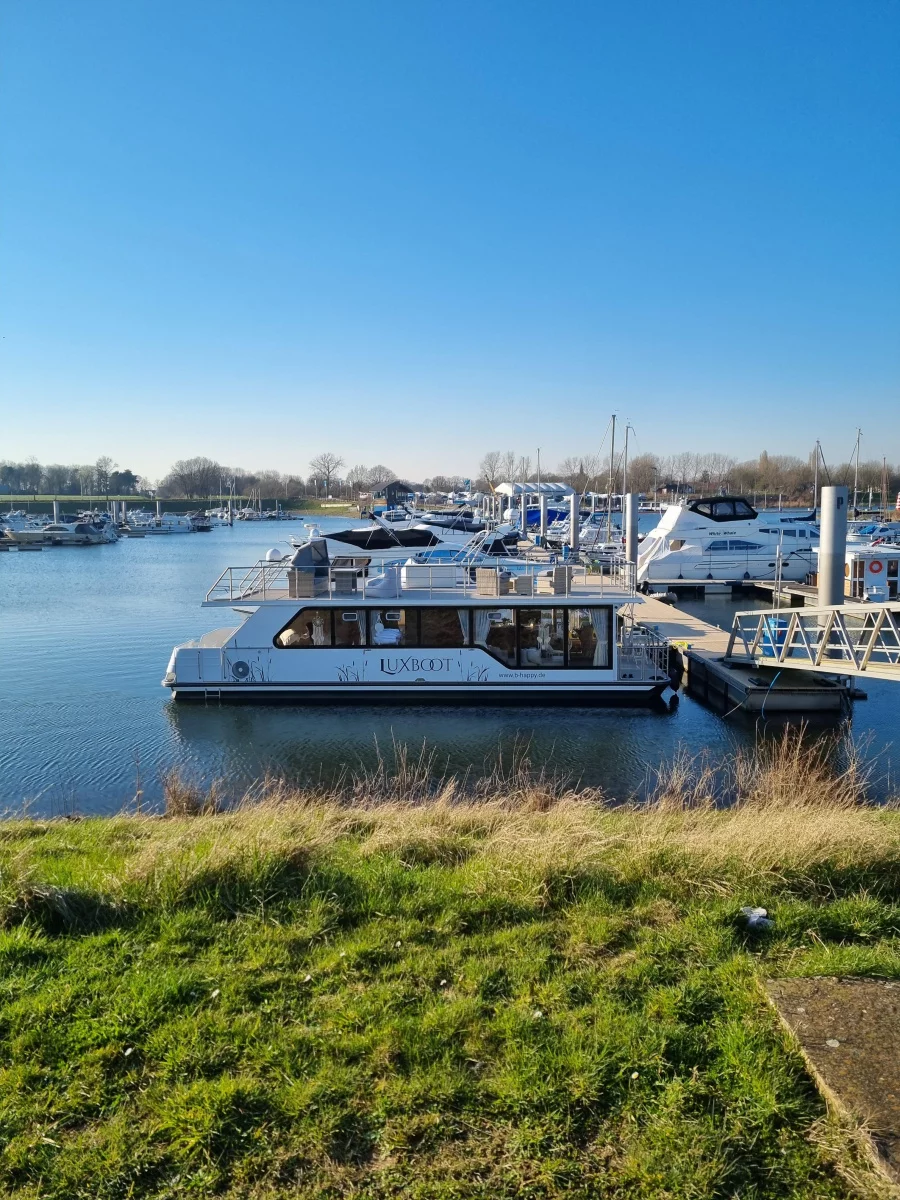 Houseboat (Luxboot) (Paris)  - 2