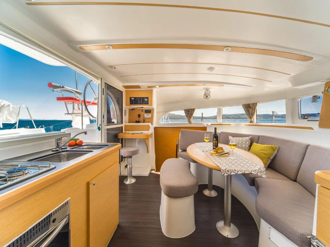 Lagoon 380 (Maestro) Interior image - 1