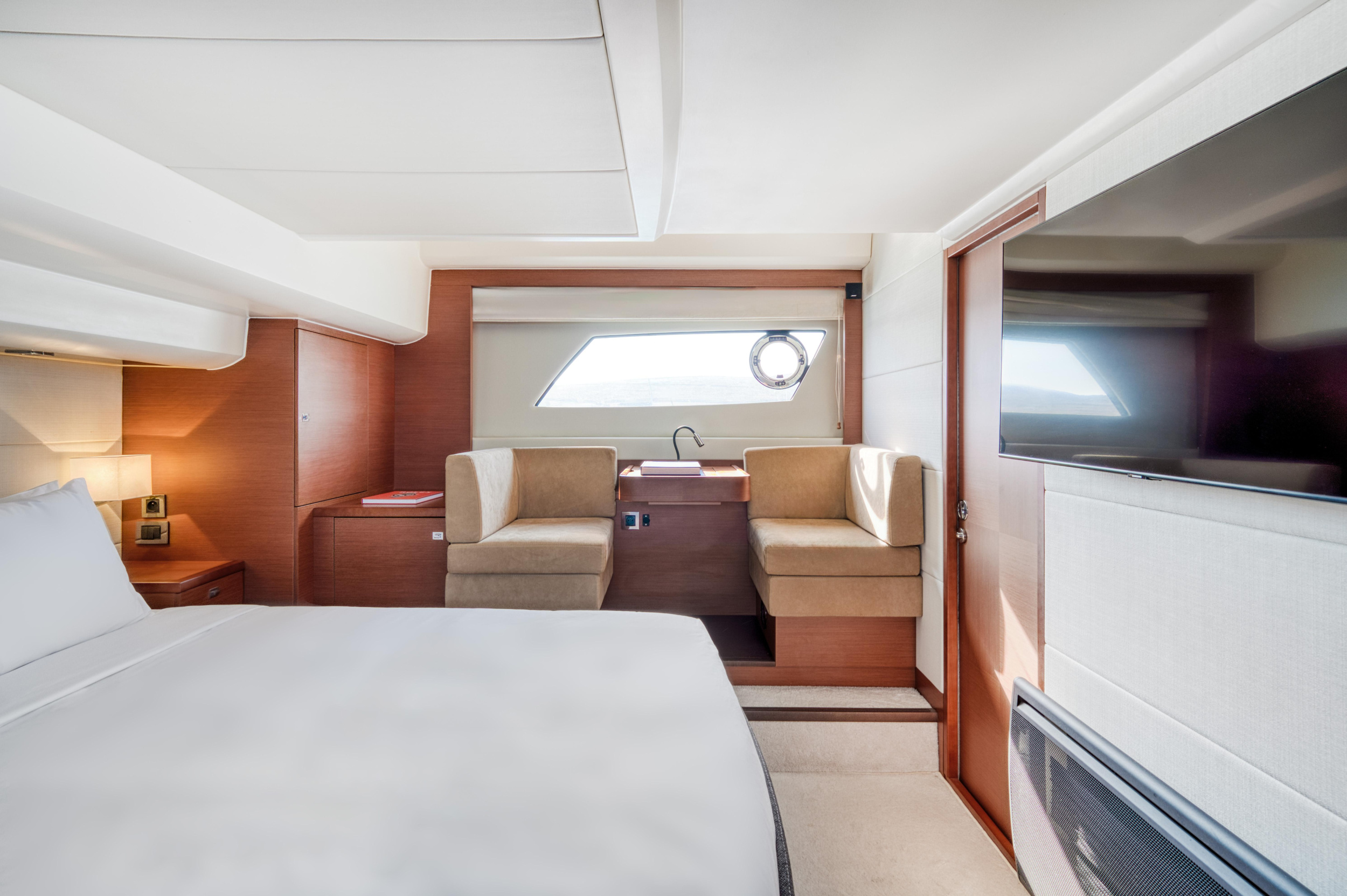 Photo #26 - Prestige 550 Fly (Maya) in Mykonos - 21904