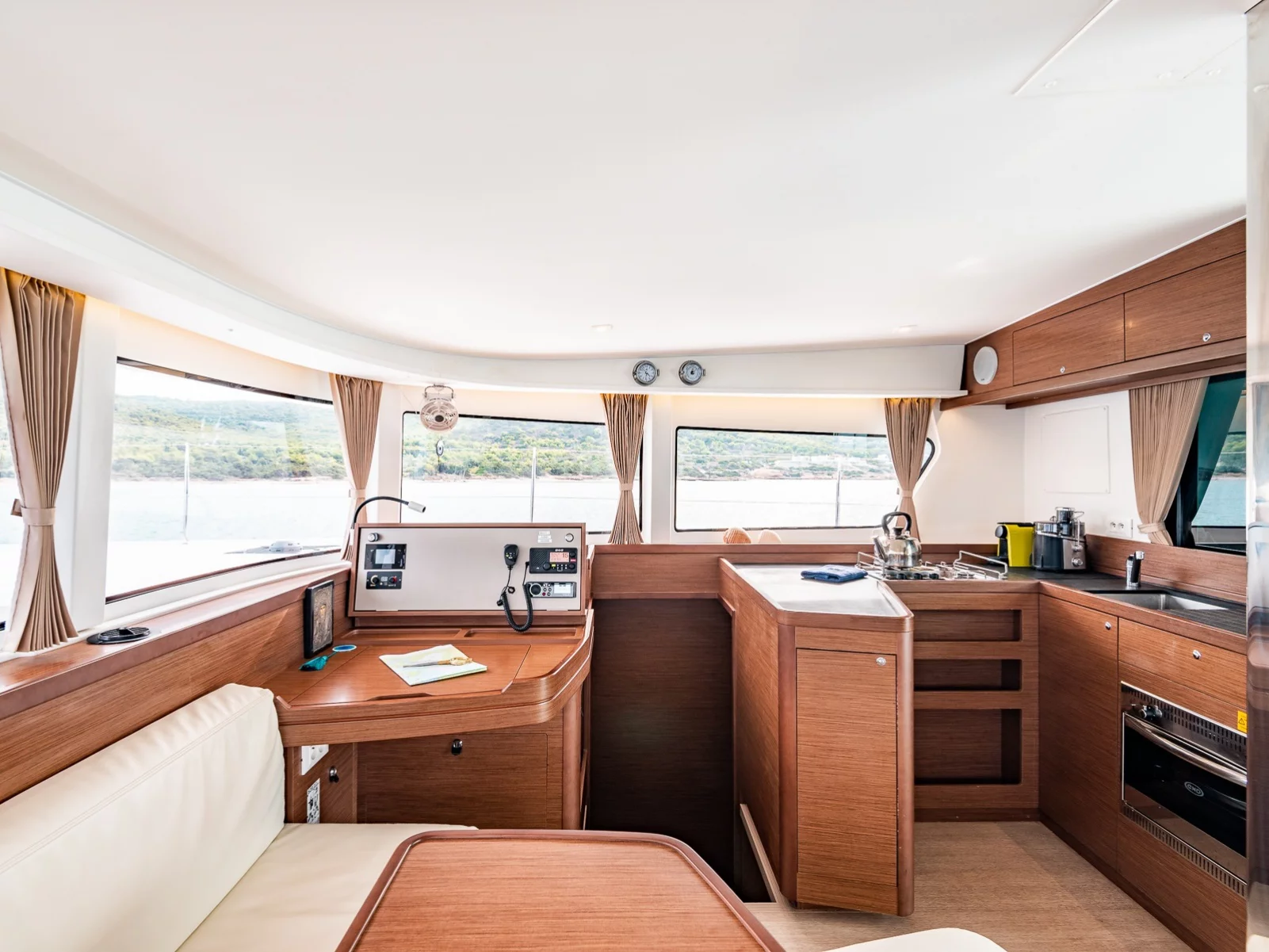 Lagoon 42 (Alas) Interior image - 2