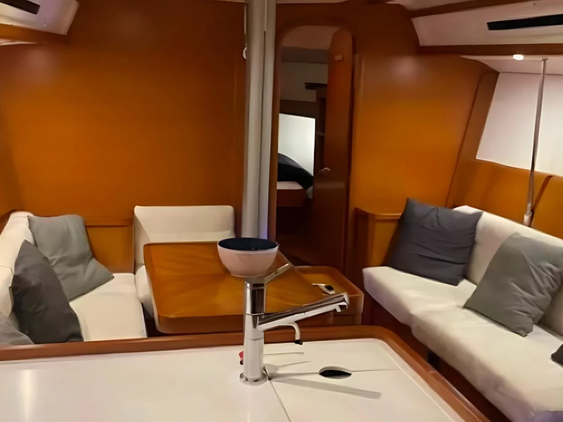Dufour 40 E Performance (Avel Heol) Interior image - 1