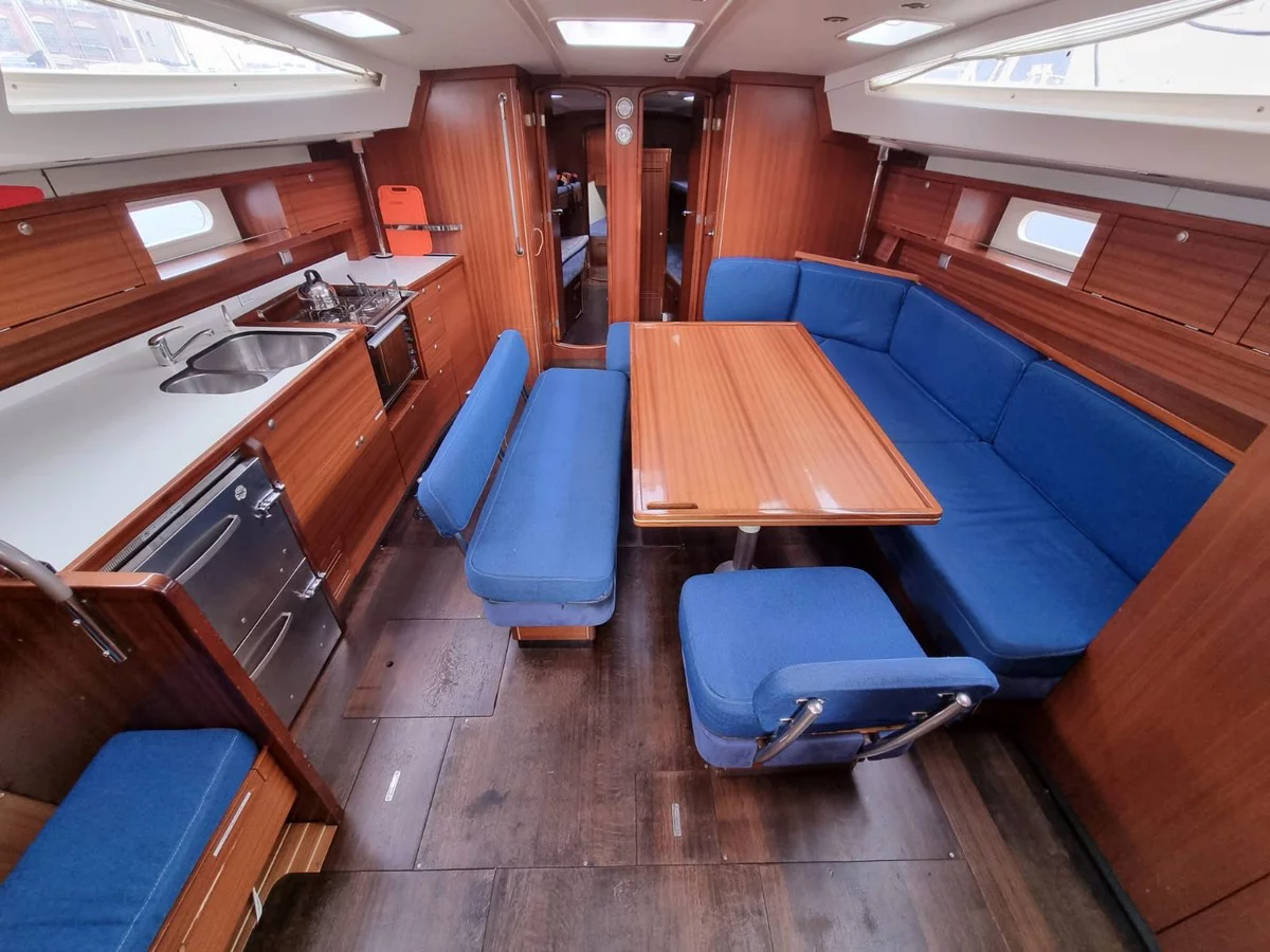Delphia 47 (Athaman) Interior image - 13