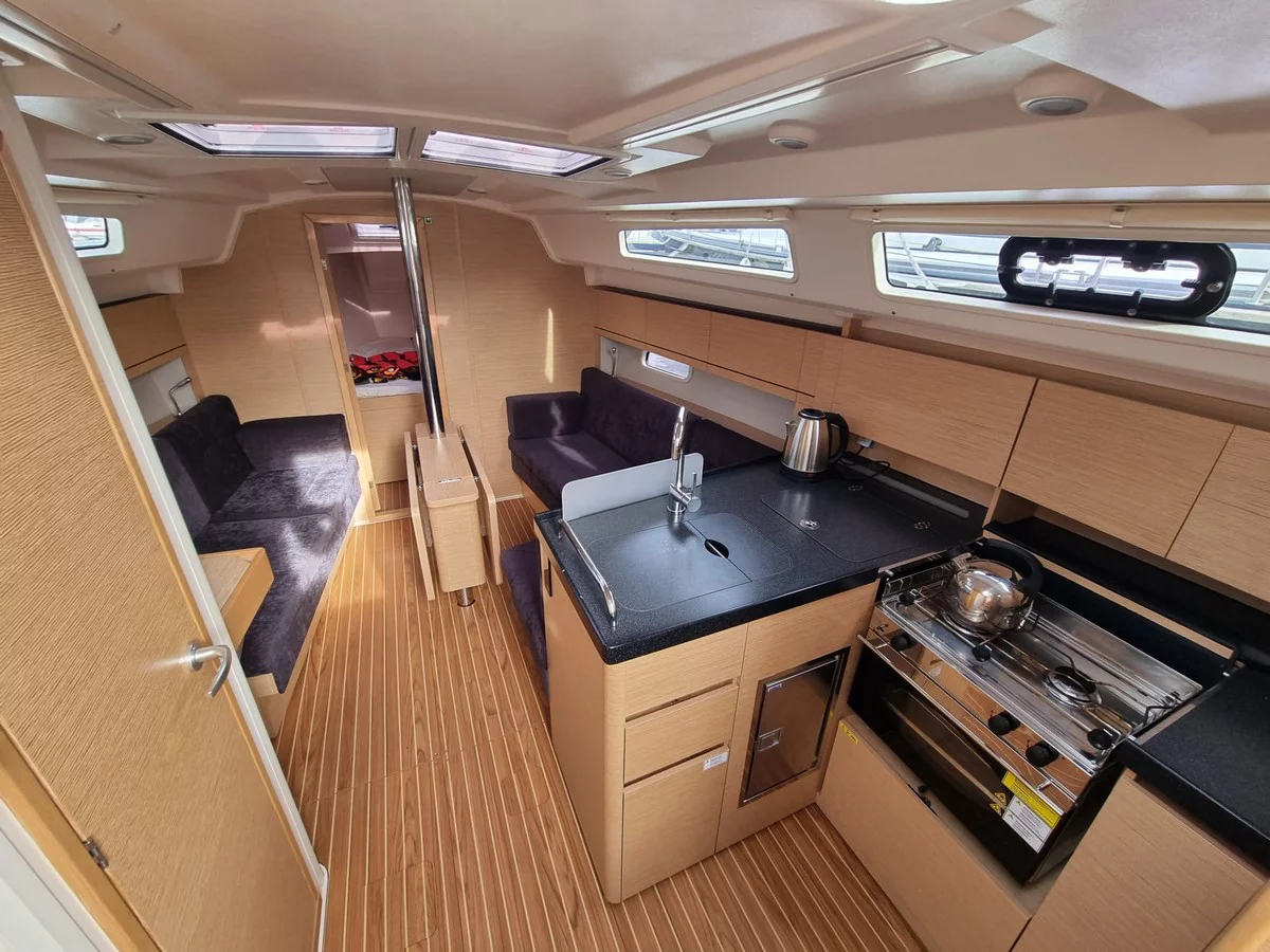 Hanse 348 (First Wind) Interior image - 8