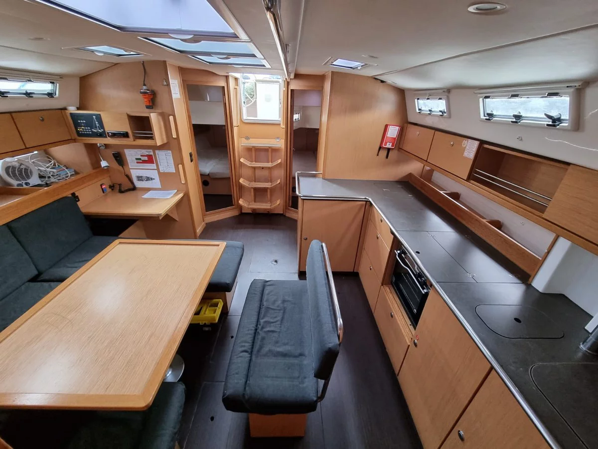 Bavaria 45 (Tetras) Interior image - 4
