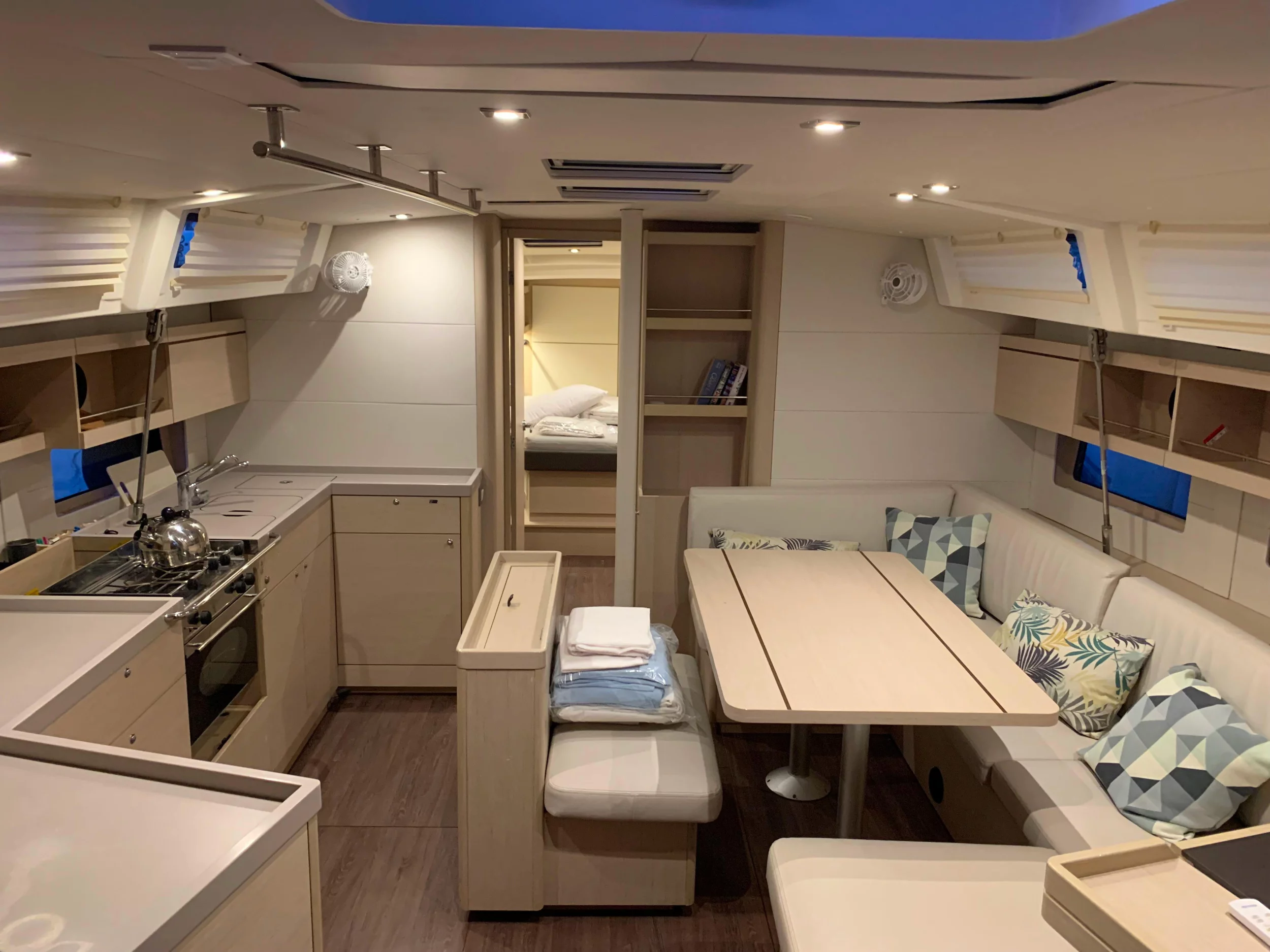 Oceanis 46.1 (Kebiwan) Interior image - 8