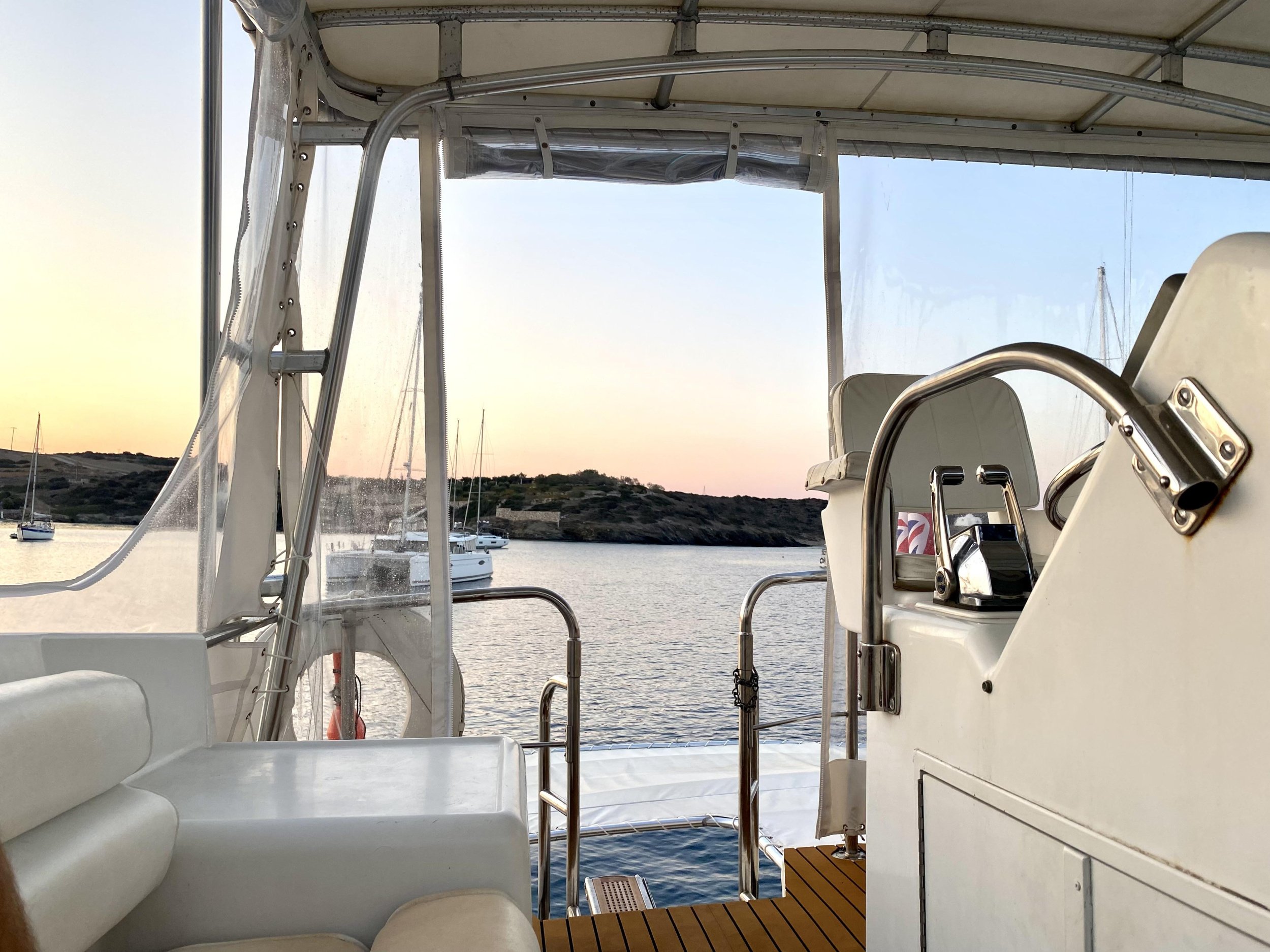 Photo #3 - Hatteras 50 Convertible (Tipejyas) in Elliniko - 21985