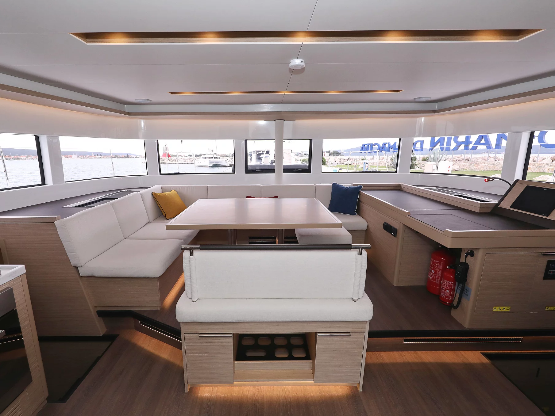 Lagoon 51- 6 cab (HATTORI HANZŌ) Interior image - 39