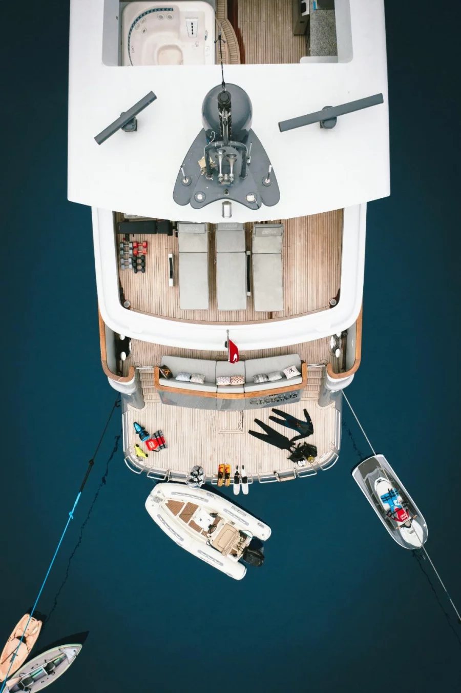 42 M Motor Yacht Crocus (CROCUS)  - 15