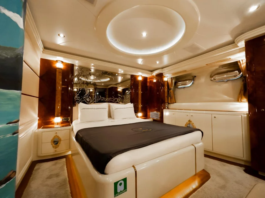 42 M Motor Yacht Crocus (CROCUS)  - 1