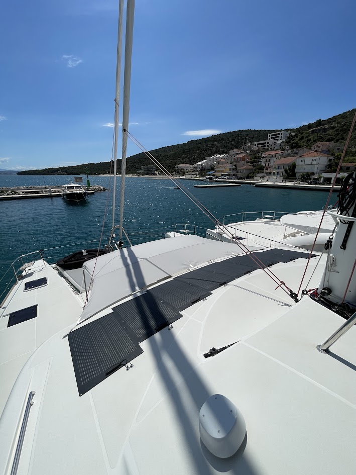 Photo #18 - Lagoon 52F (DISCOVERY I) in Yachthafen - 20389