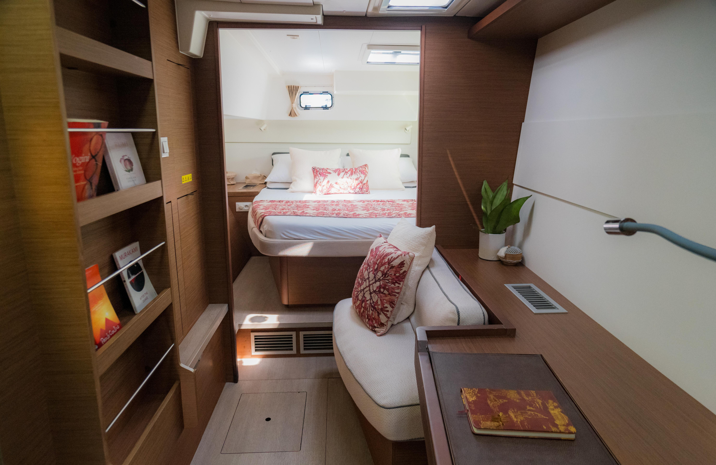 Photo #8 - Lagoon 40 (Sail La Vie) in Male - 22046