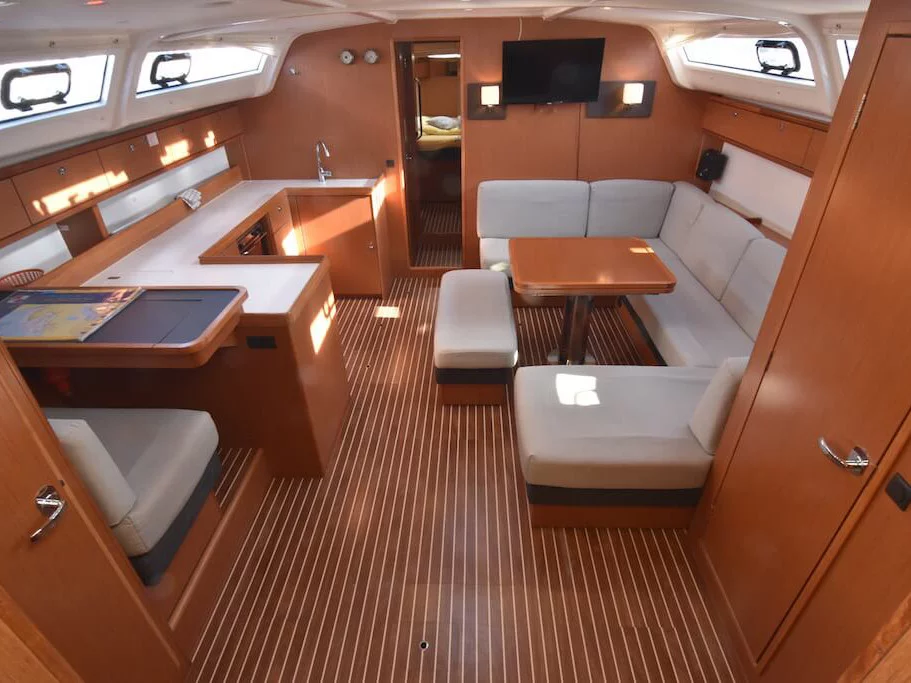Bavaria 51 Cruiser (Soleado) Interior image - 20